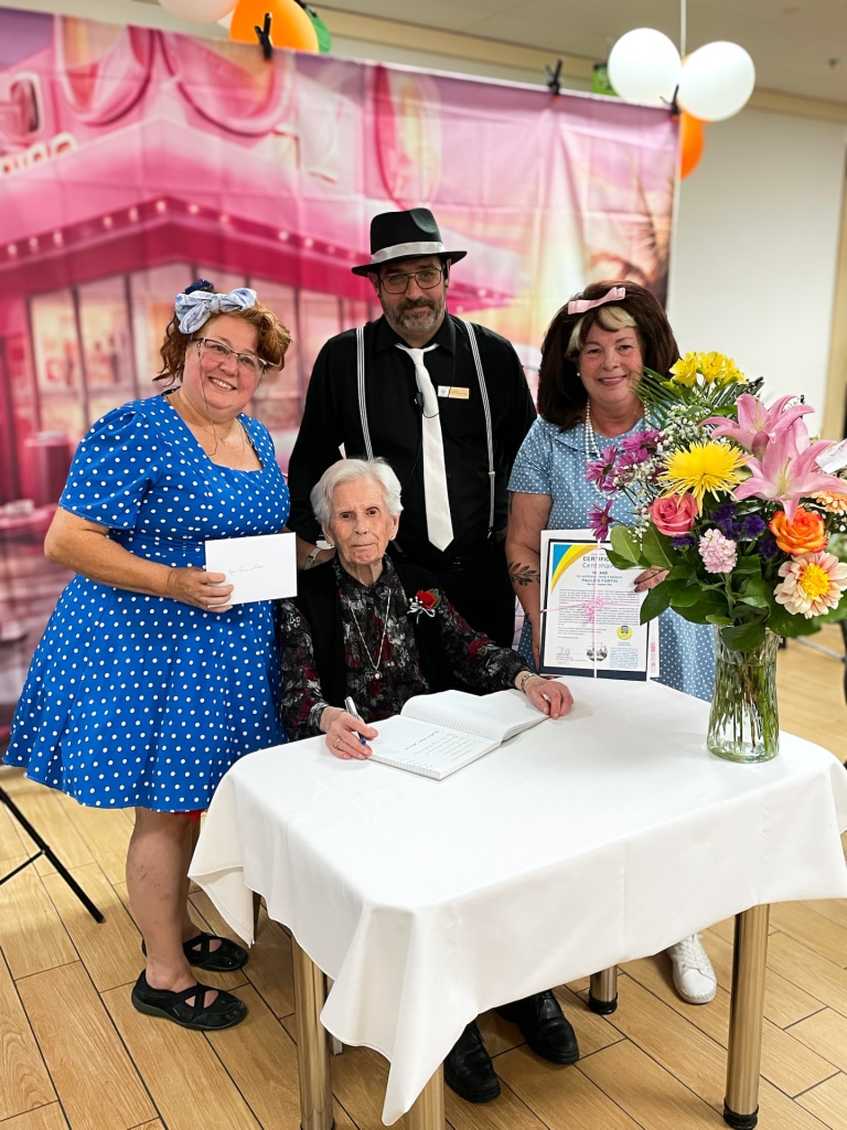 Mme Fortin, centenaire aux Résidences Soleil Manoir Granby