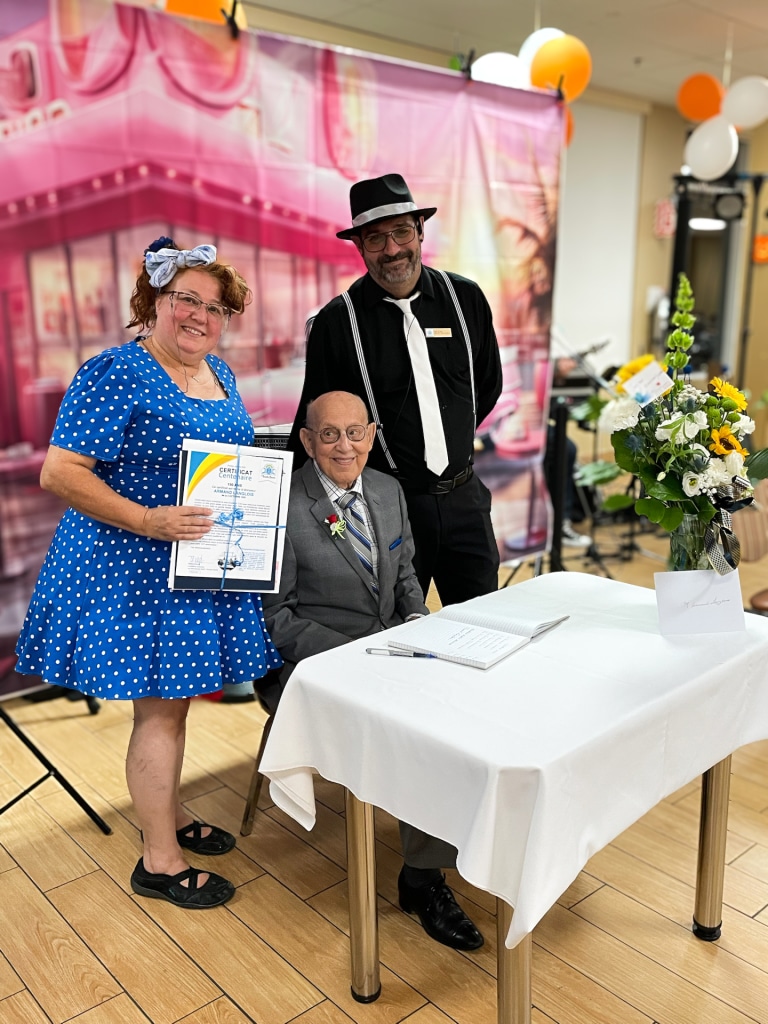 M. Langlois, centenaire aux Résidences Soleil Manoir Granby